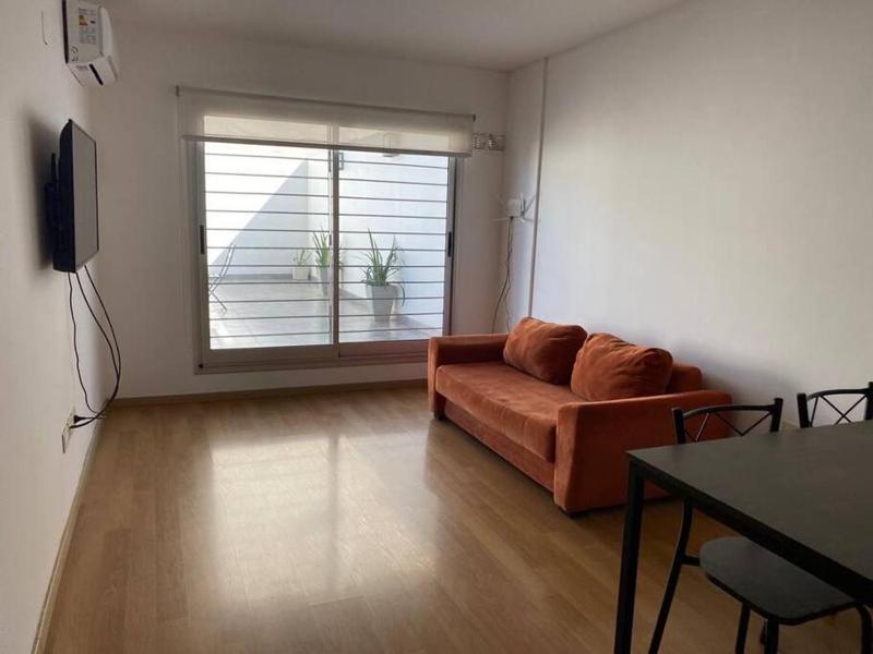 Departamento para 4 personas con cochera a metros del centro de la ciudad - image 1