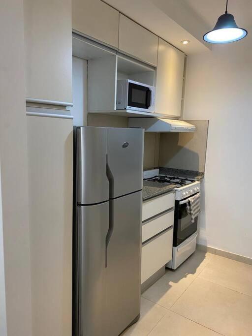 Departamento para 4 personas con cochera a metros del centro de la ciudad - image 11