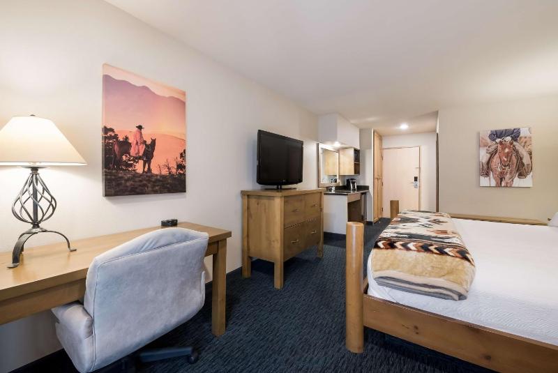 King Room - Non-Smoking image 2