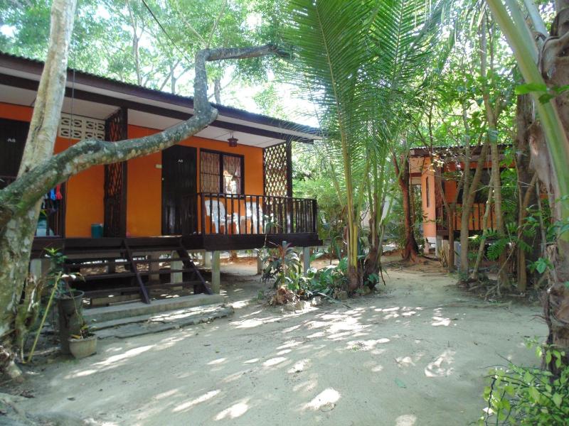 Moonhut Bungalows - image 36