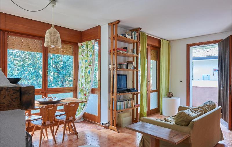 Cozy Home In Lignano Sabbiadoro With Wifi - image 2