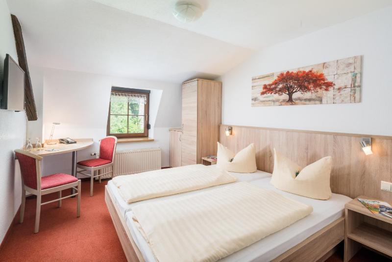 Double Room image 1
