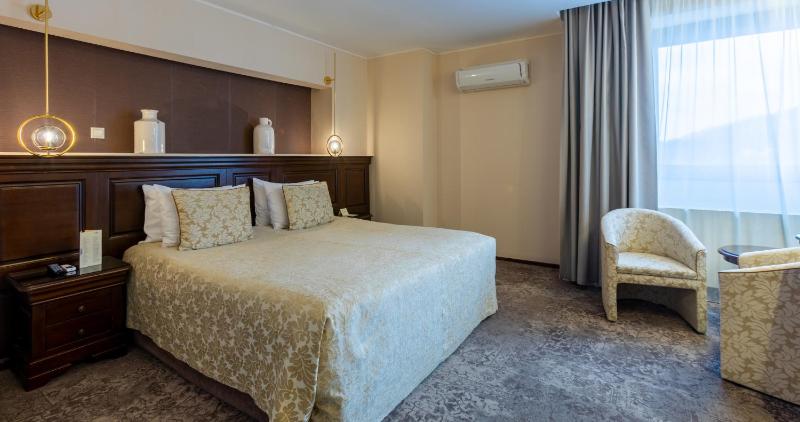 Two-Bedroom Superior Floor Apartment image 4