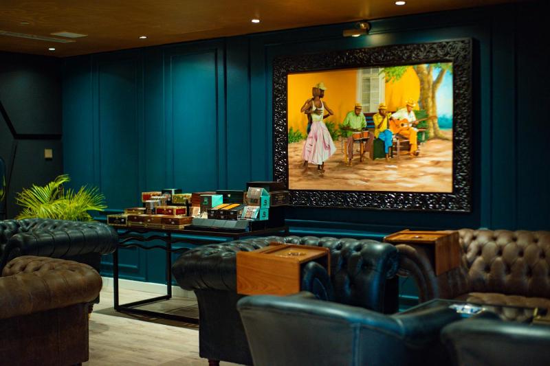 Johari Rotana - image 13