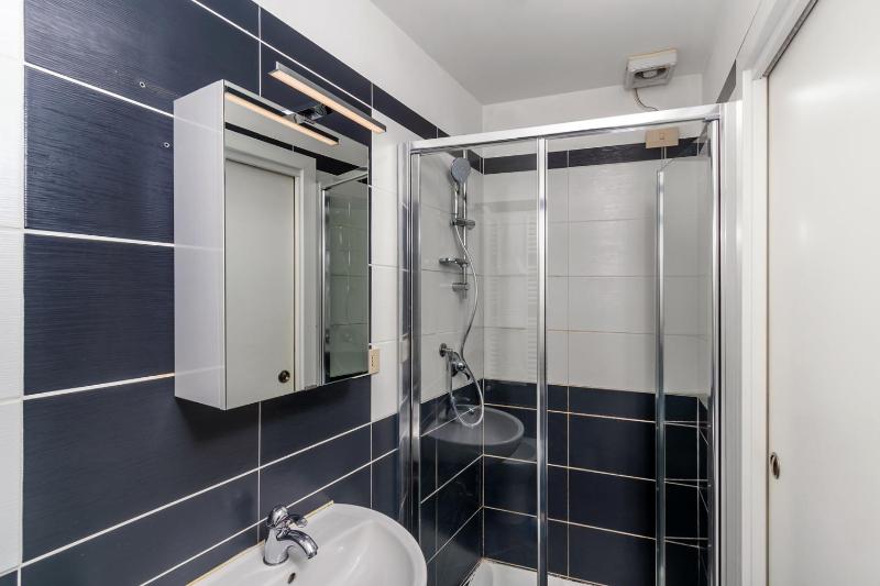 Classic Triple Room image 2