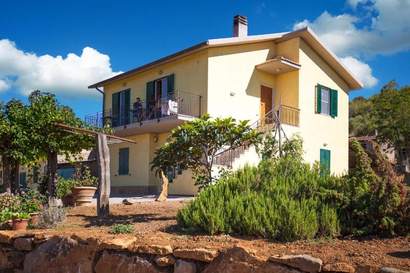 Deluxe Double Room with Balcony and Panoramic View image 3