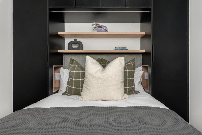 Studio Apartment image 3