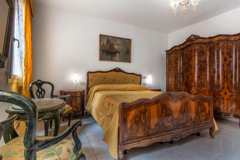 Double or Twin Room with Garden View image 3
