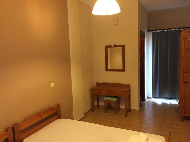 Twin Room with Sea View image 2