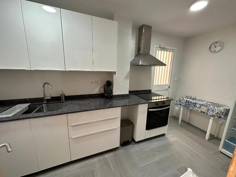 Gran apartamento céntrico y muy cerca de la playa - image 16