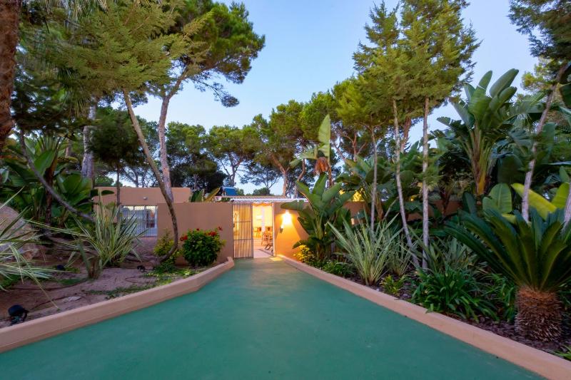 Two-Bedroom Villa image 2