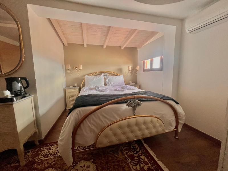Superior Double Room image 1