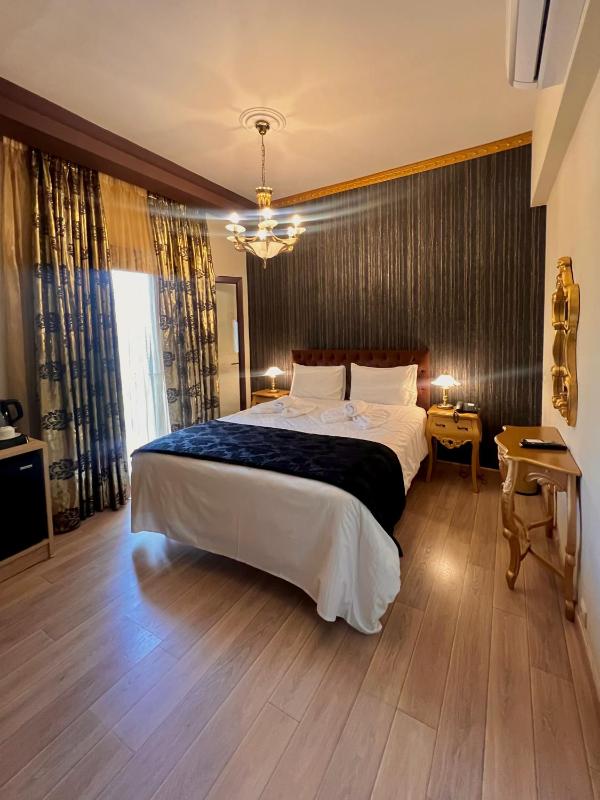 Double Room image 4