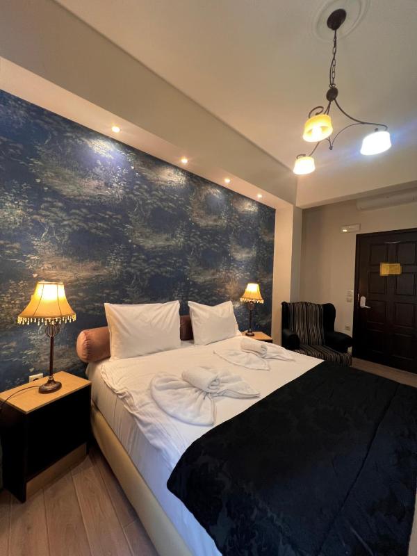Family Room image 1