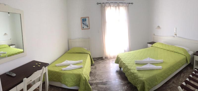 Triple Room with Mountain View image 4