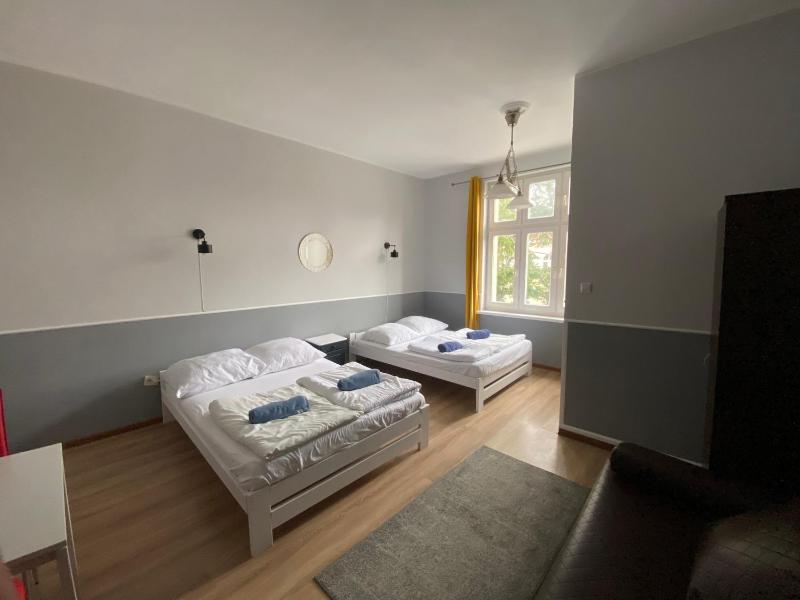 Family Room image 3