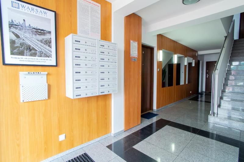 Apartment with Twin Beds image 3