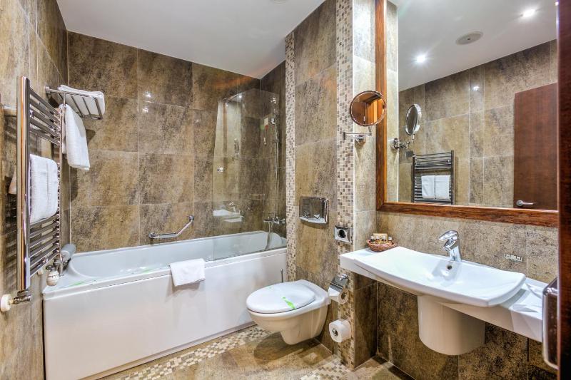 Two-Bedroom Executive Apartment image 3