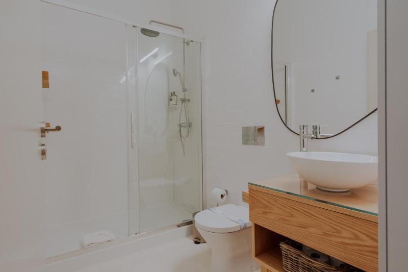 Login Luxury Apartment - image 15