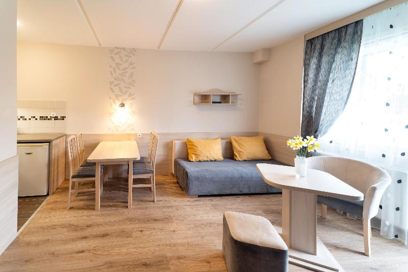 Superior Family Room image 3