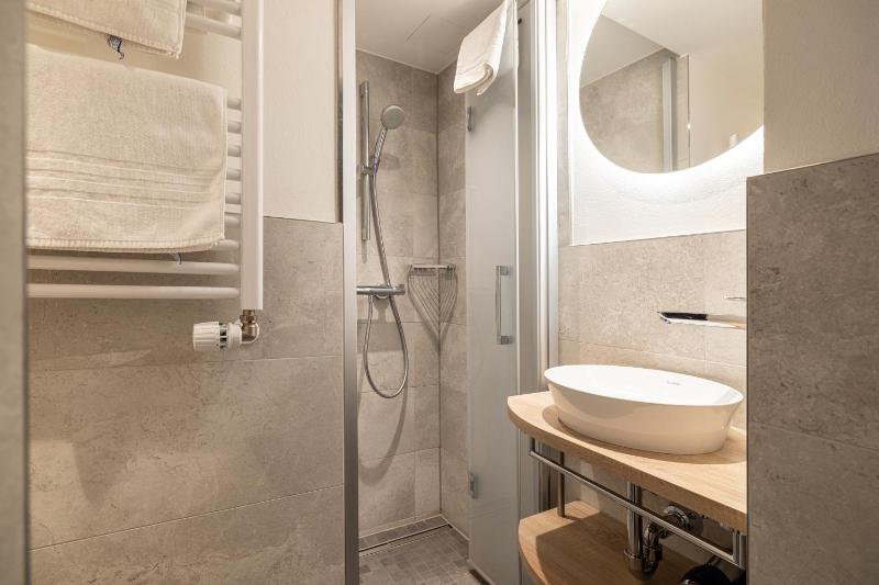 Small Single Room image 2