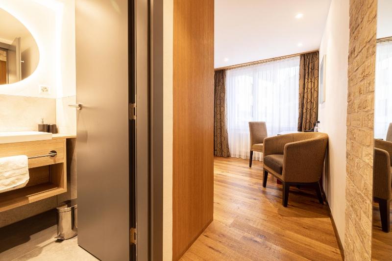 Medium Single Room image 2