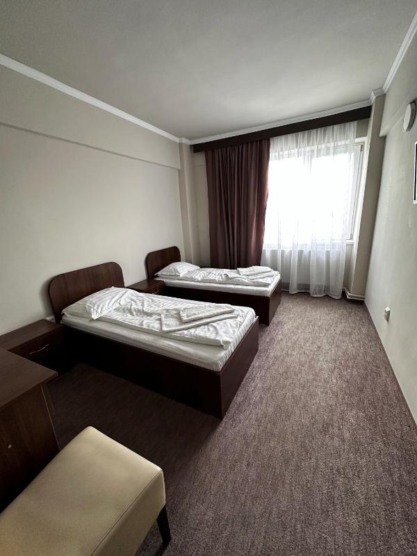 Double Room image 4