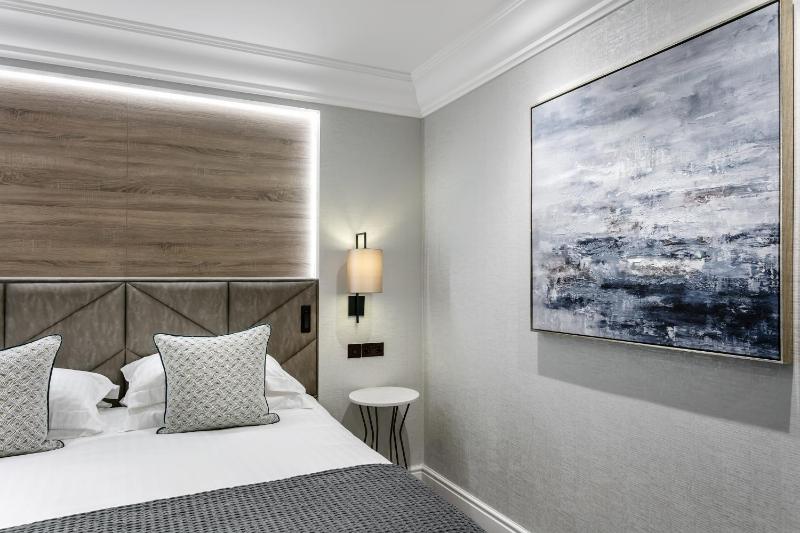 Standard Double Room (no view) image 2