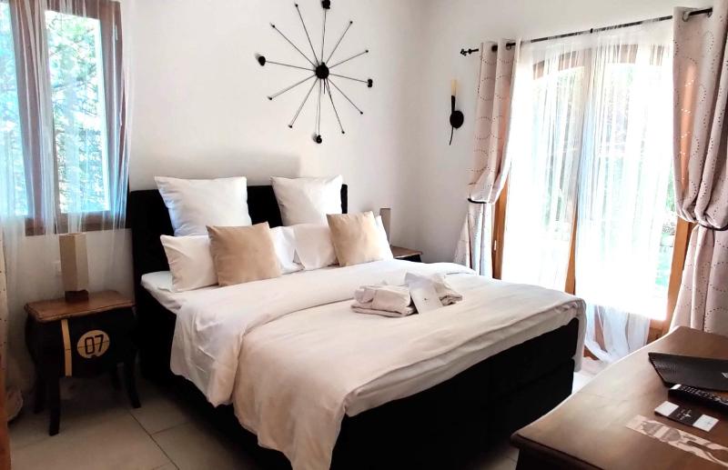 Maison Prestige Saint Tropez by Roberto Geissini - image 13