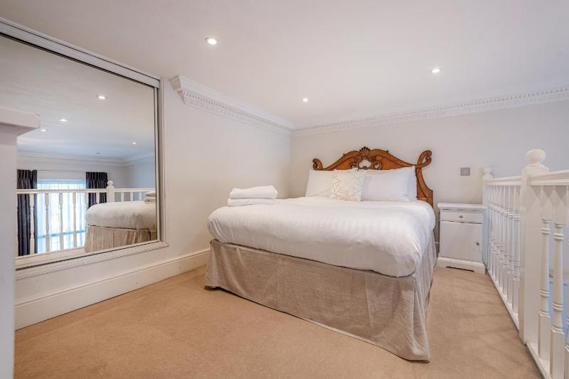 Superior Studio image 4