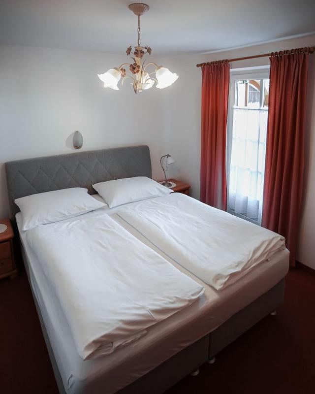 Large Two-Bedroom Apartment with Balcony image 2
