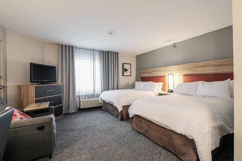 Studio Suite with Two Double Beds image 2