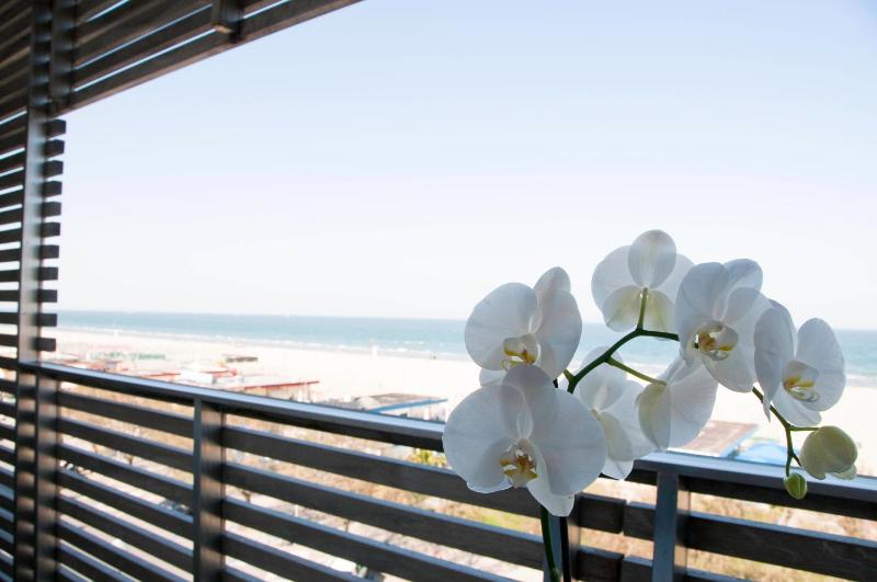 Triple Room with Sea View image 4