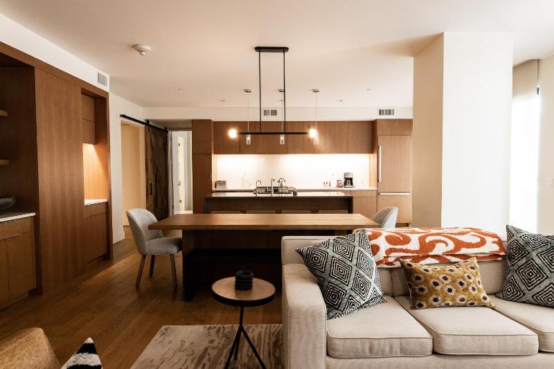 Mountain Modern 3 Bedroom Deluxe Condo Sleeps 10 - image 21