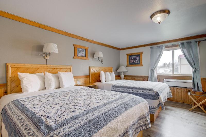 Superior Double Room image 3