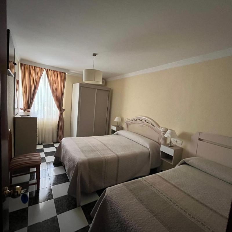 Triple Room (3 Adults) image 1