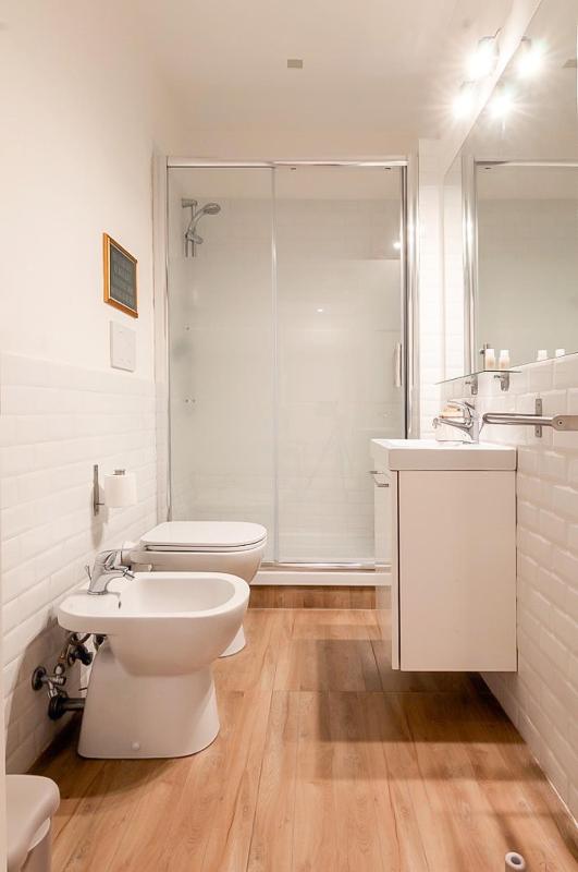 King Room with Spa Bath image 2