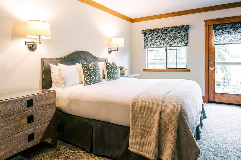 Executive King Room image 4