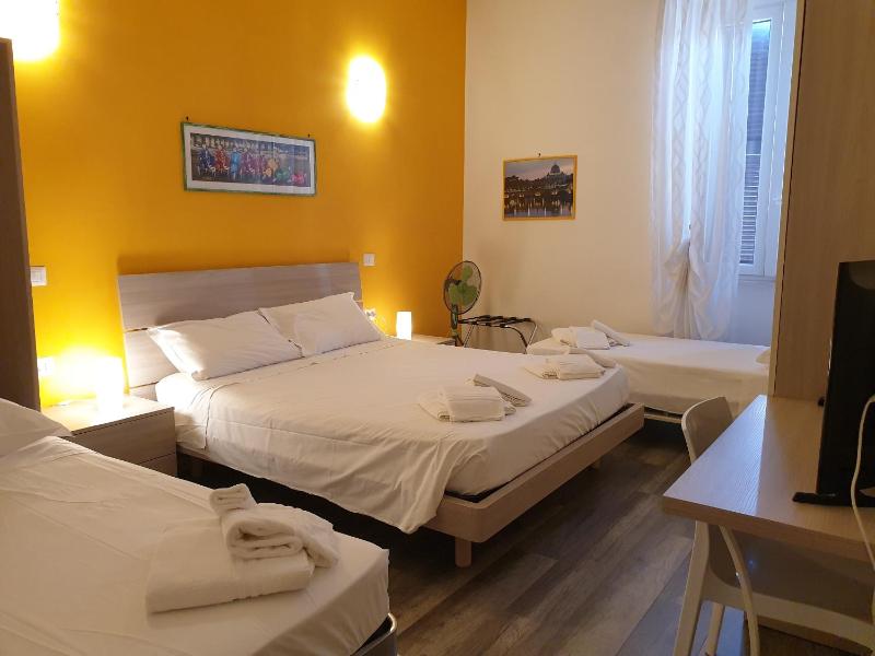 Large Double Room image 2