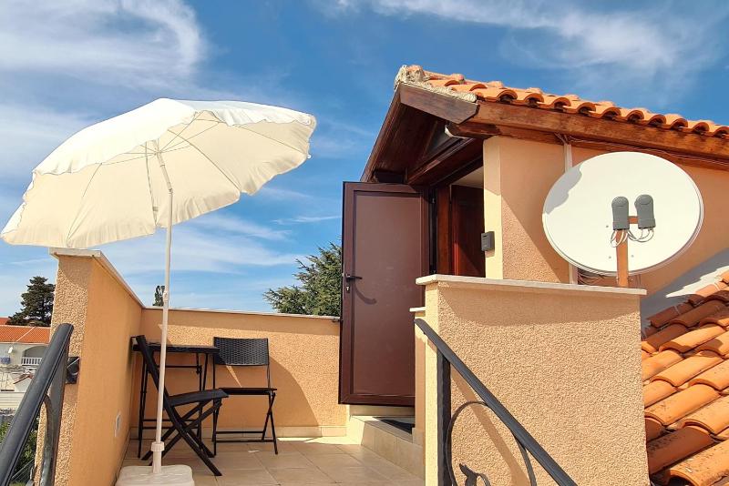 Family-friendly apartments with swimming pool Sabunike Zadar - 20179 - image 21