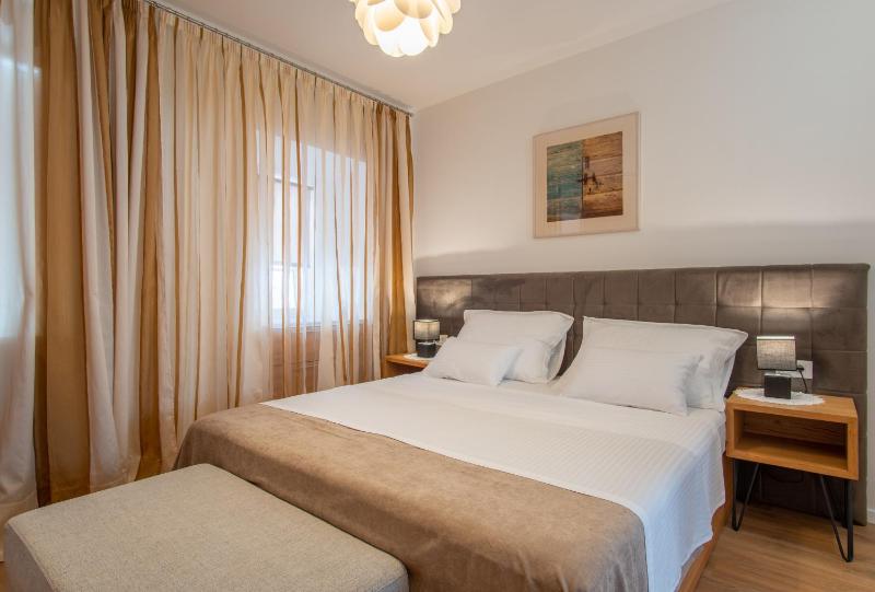 Apartments and rooms by the sea Pag - 21162 - image 2