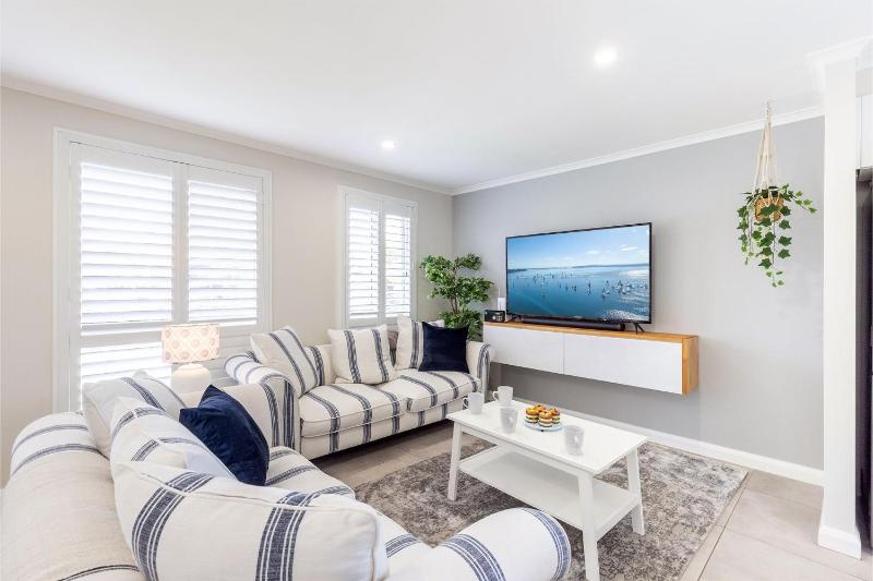 Seabreeze 18 Abel Place fantastic holiday house on the beach Images