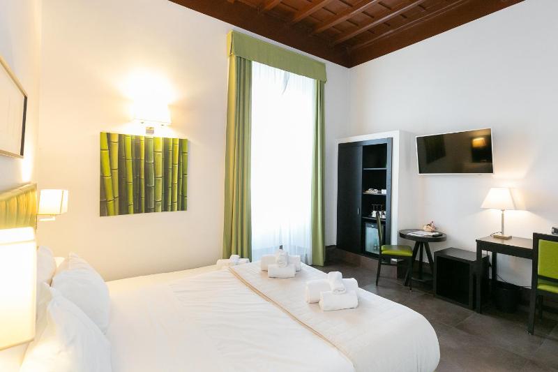 Deluxe Double Room image 4