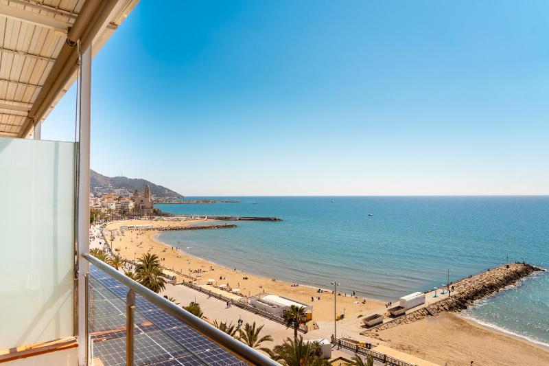 Superior Double or Twin Room with Sea View image 1
