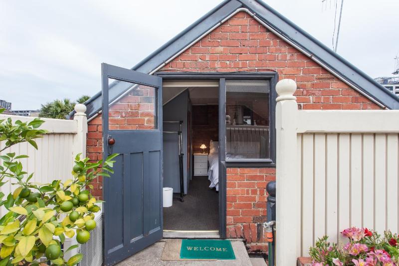 94 Highett - 5 bedroom 3 car parks - Luxury House - image 8