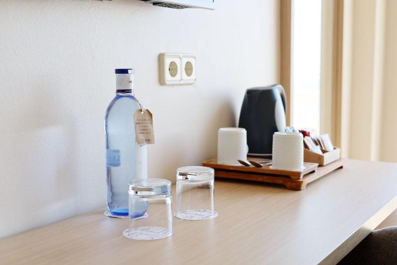 Single Room image 4