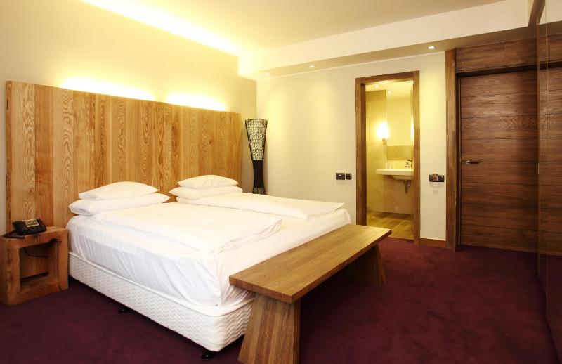 Double Room image 2
