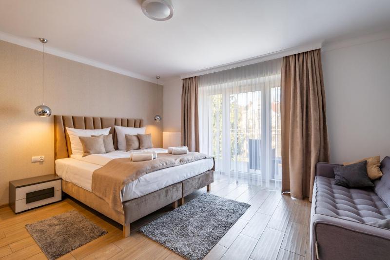 Deluxe Apartment for Two People with Kitchenette image 1