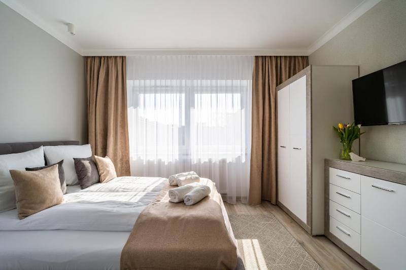 Double Room with Balcony image 3