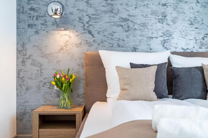 Premium Double Room with Balcony image 4